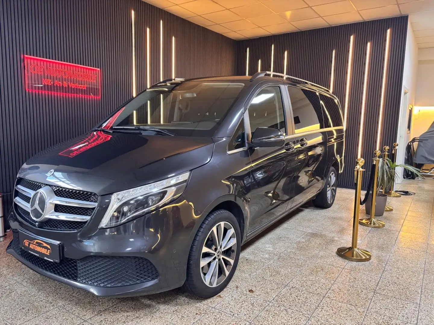 Mercedes-Benz V 220 V 300 d AVANTGARDE EDITION lang Gris - 2