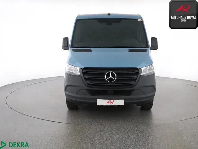 Mercedes-Benz Sprinter view 8