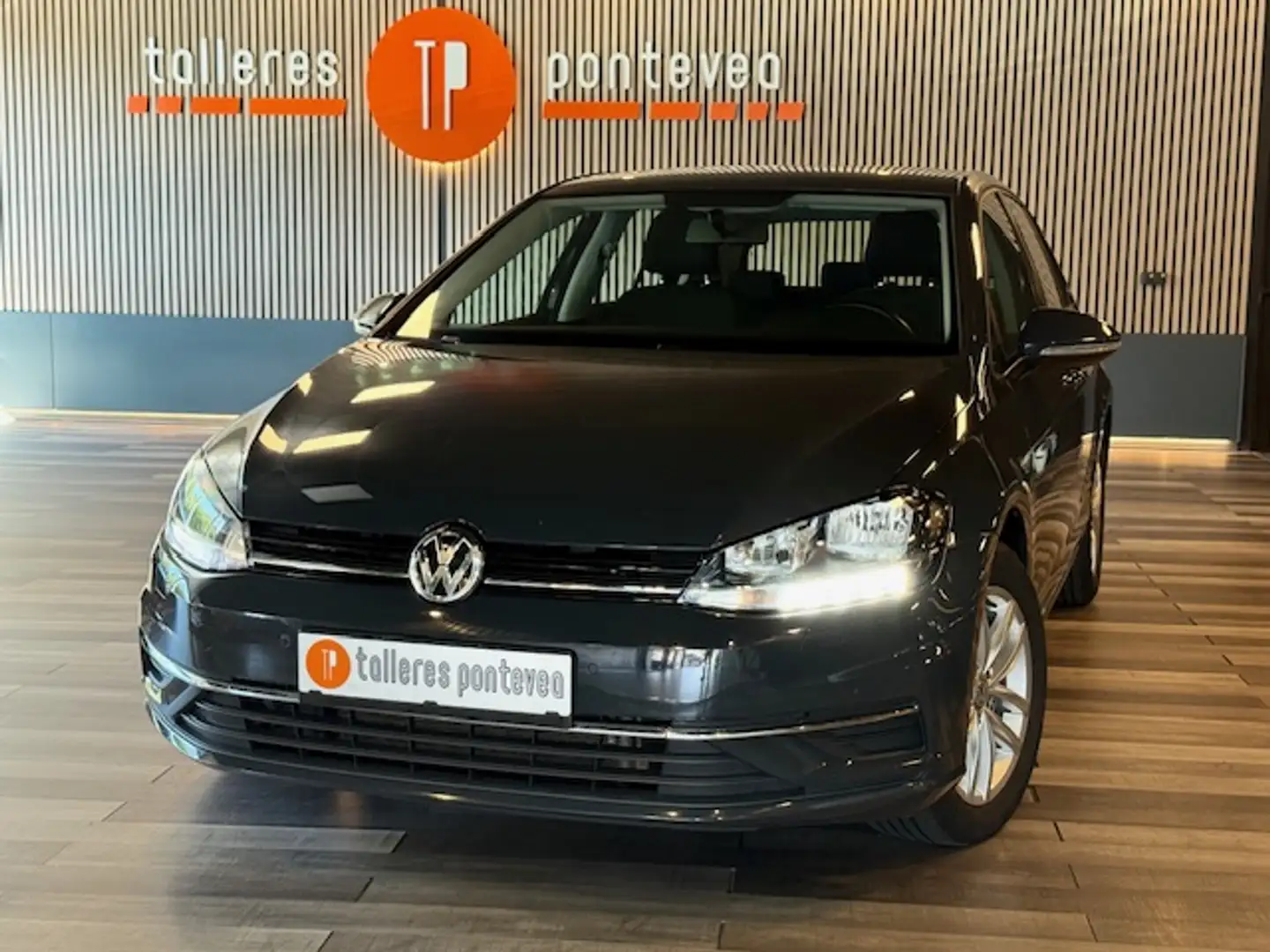 Volkswagen Golf 2.0TDI Advance DSG7 110kW Gris - 2
