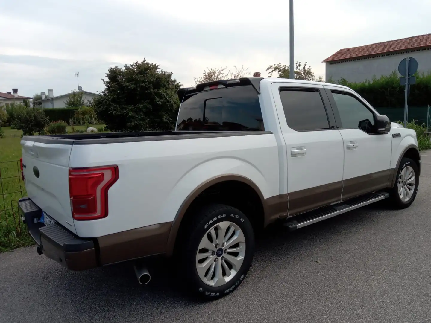 Ford F 150 Lariat - 2