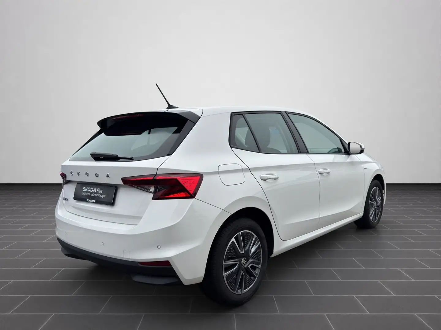 Skoda Fabia 1.0 MPI Tour LED CARPLAY SHZ EPH hi. Wit - 2