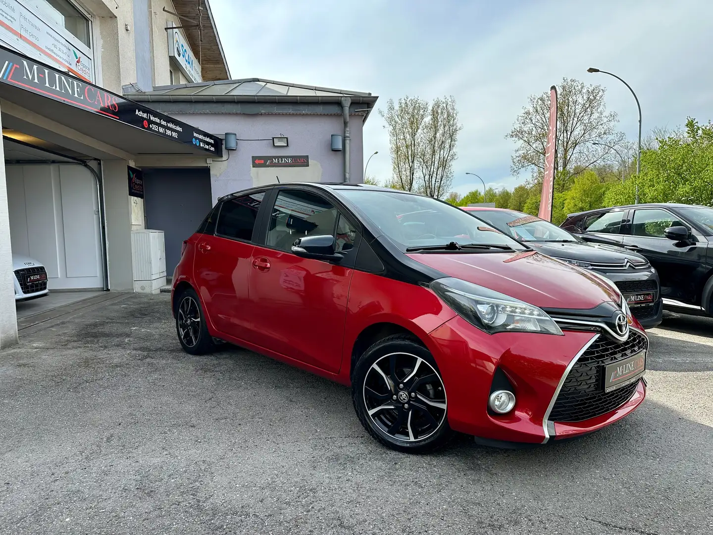 Toyota Yaris 1.33 VVT-i Lounge Touch&Go 5p Rojo - 1