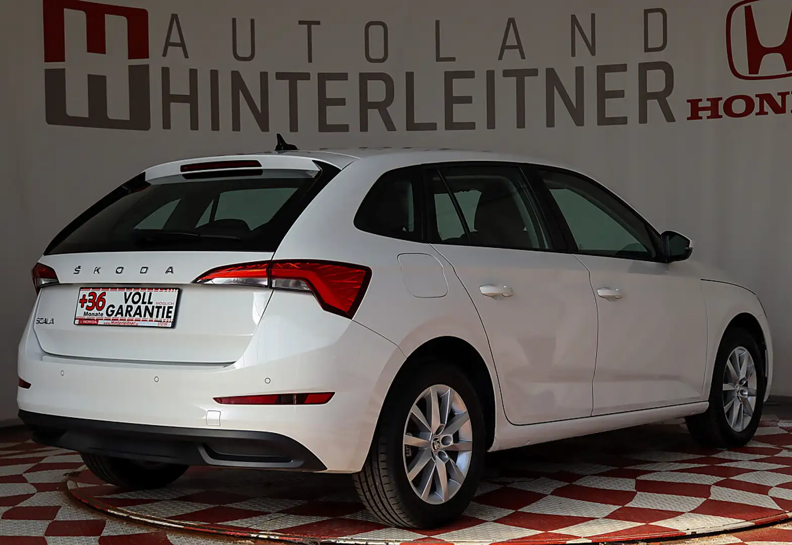 Skoda Scala TSI DSG NAVI VIRTUAL LED 3X ISOFIX Weiß - 2