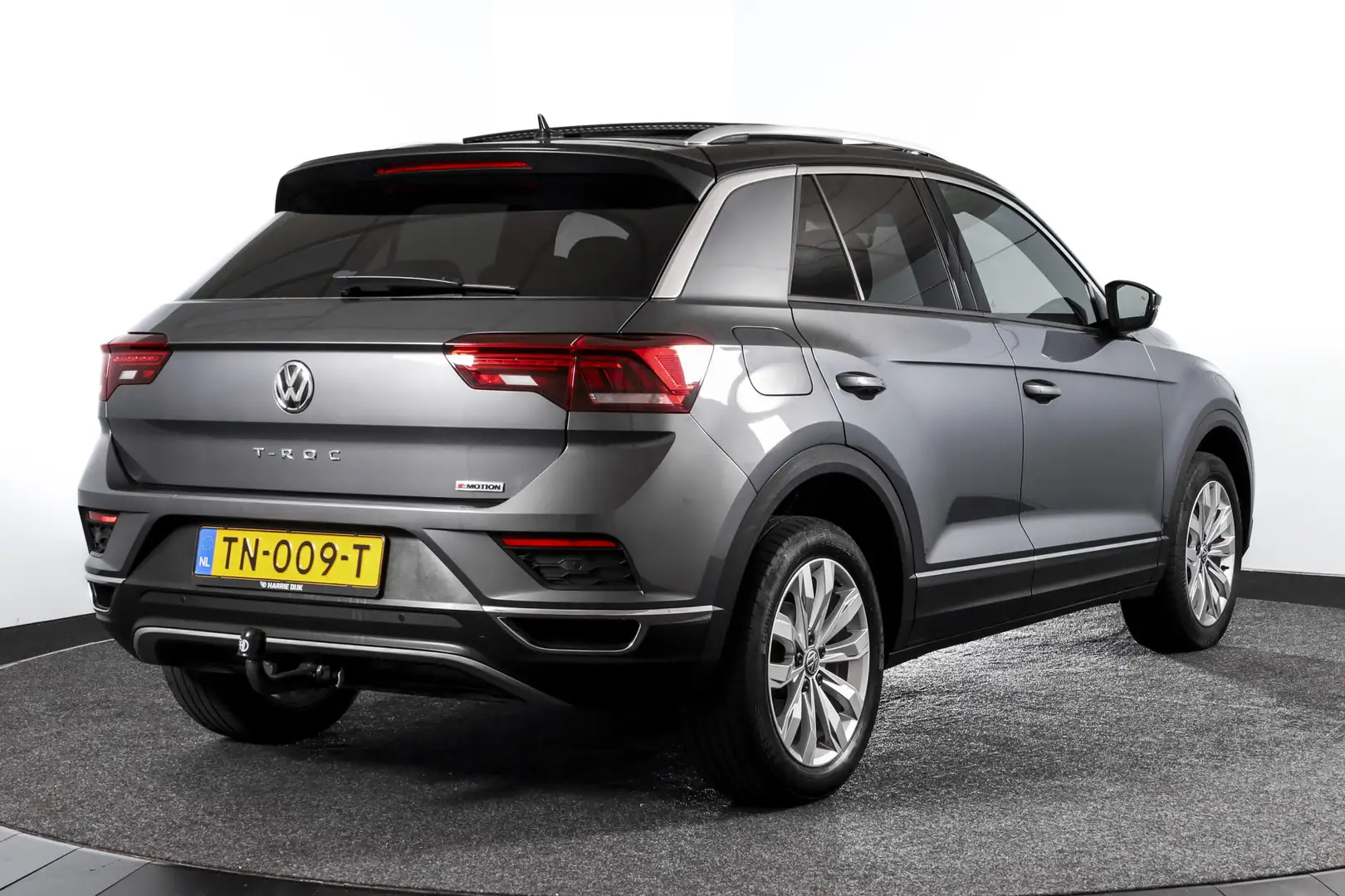 Volkswagen T-Roc 2.0 TSI 190 PK 4Motion Sport - Automaat Orig. NL | Gris - 2
