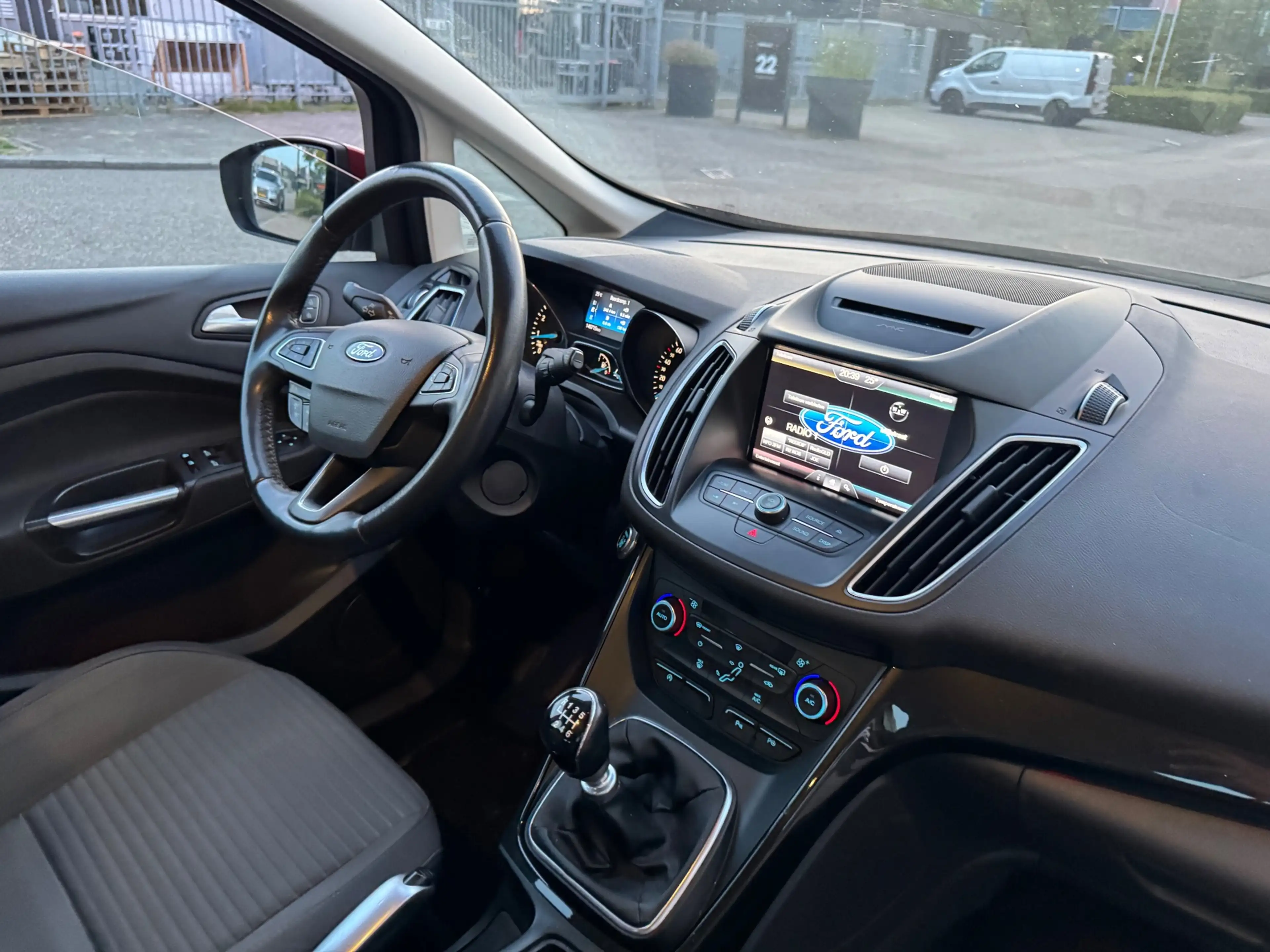 Ford C-Max 1.0 Titanium Clima,Cruise control,Pdc,Led — photo 14