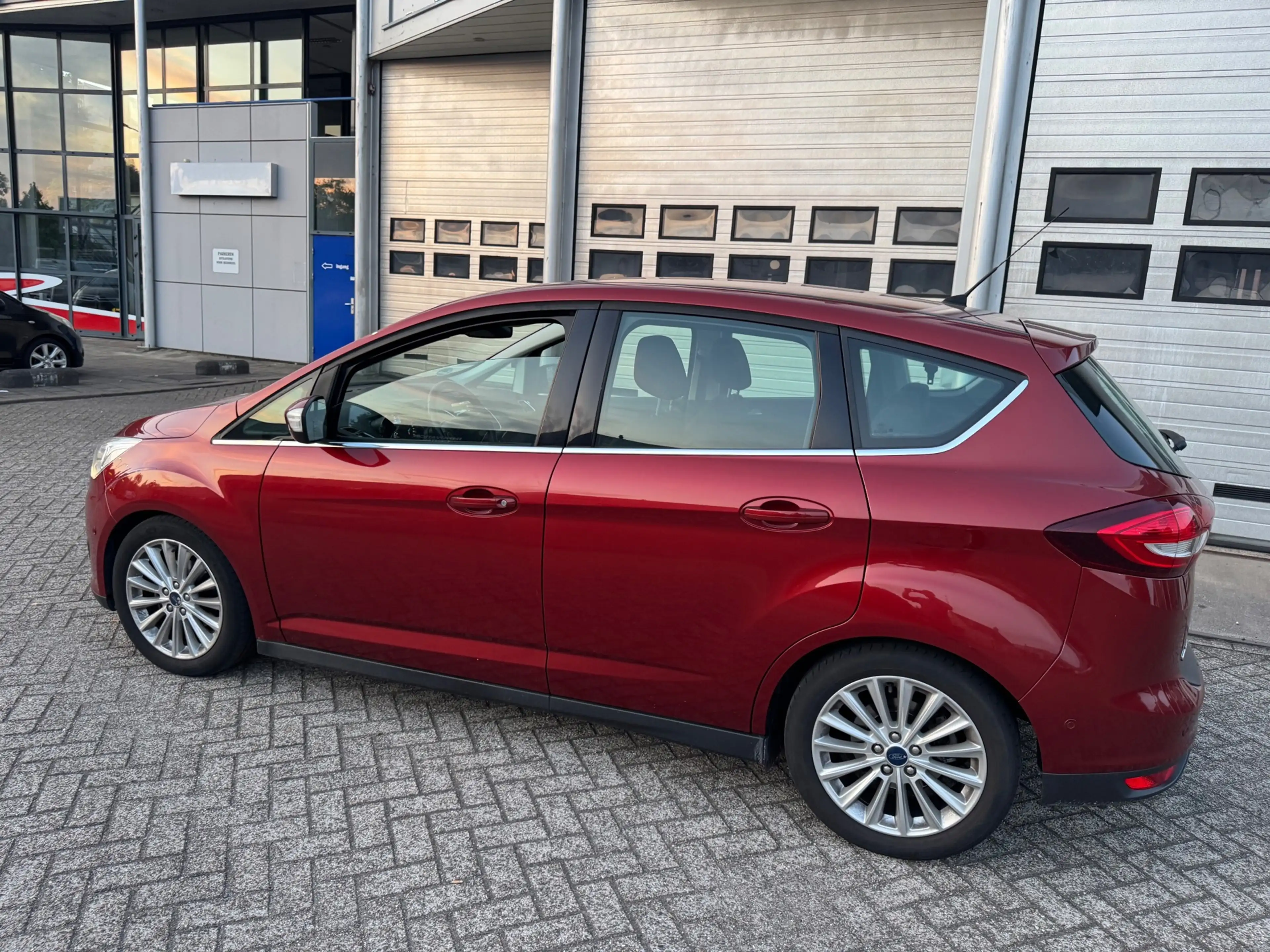 Ford C-Max 1.0 Titanium Clima,Cruise control,Pdc,Led — photo 10