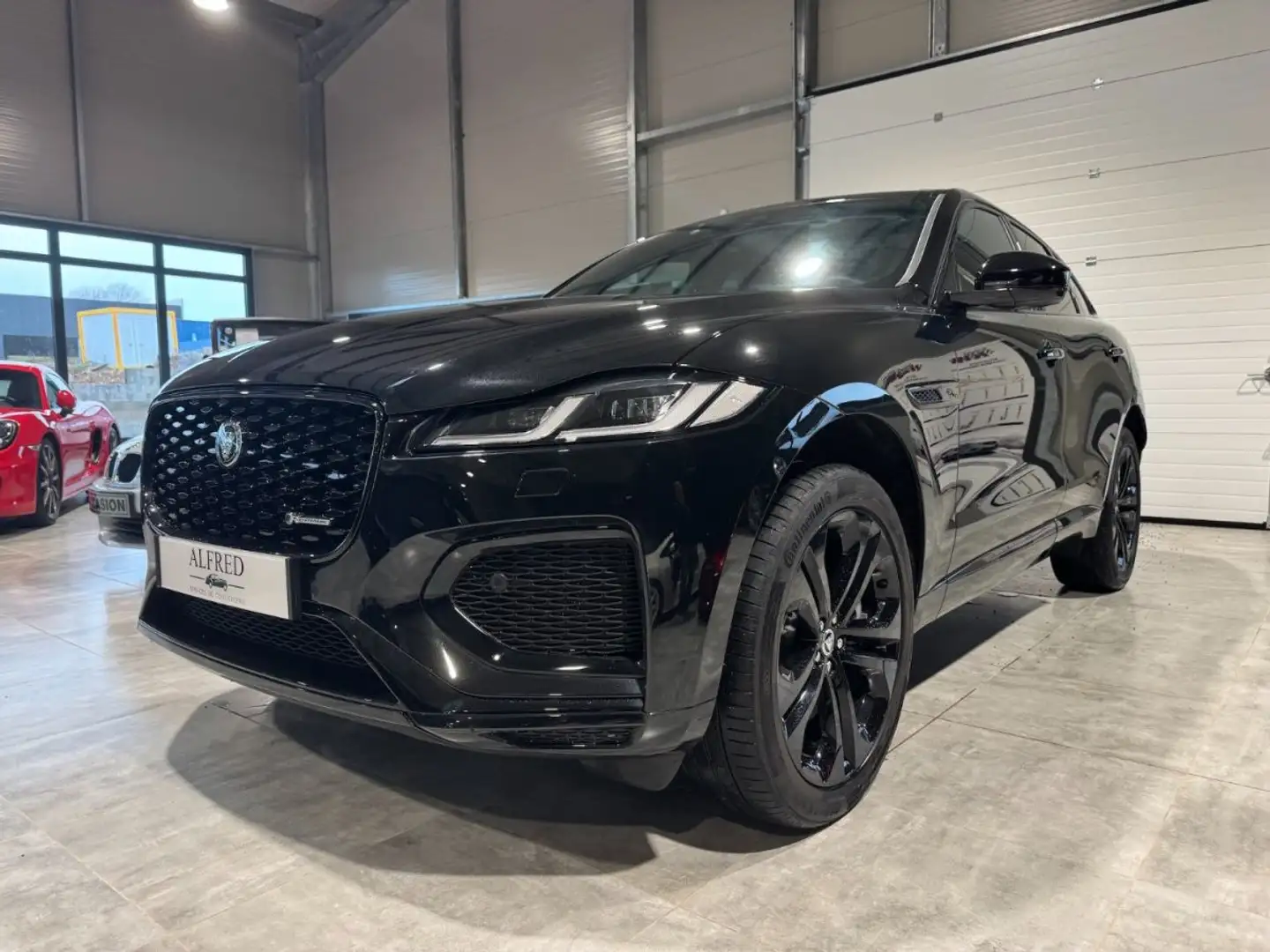Jaguar F-Pace P400e R DYNAMIC SE Or - 1