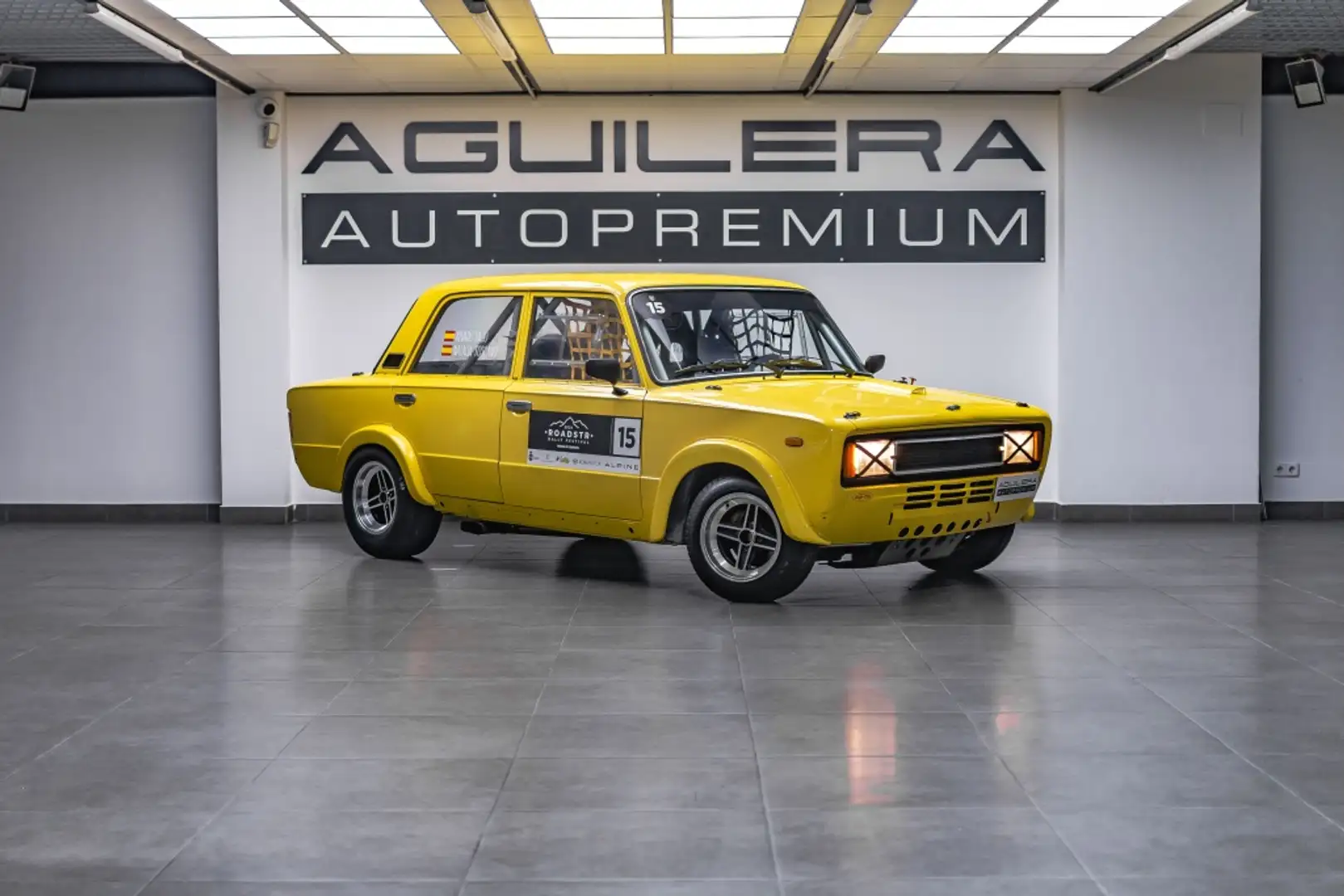 SEAT 124-2000 Žlutá - 1