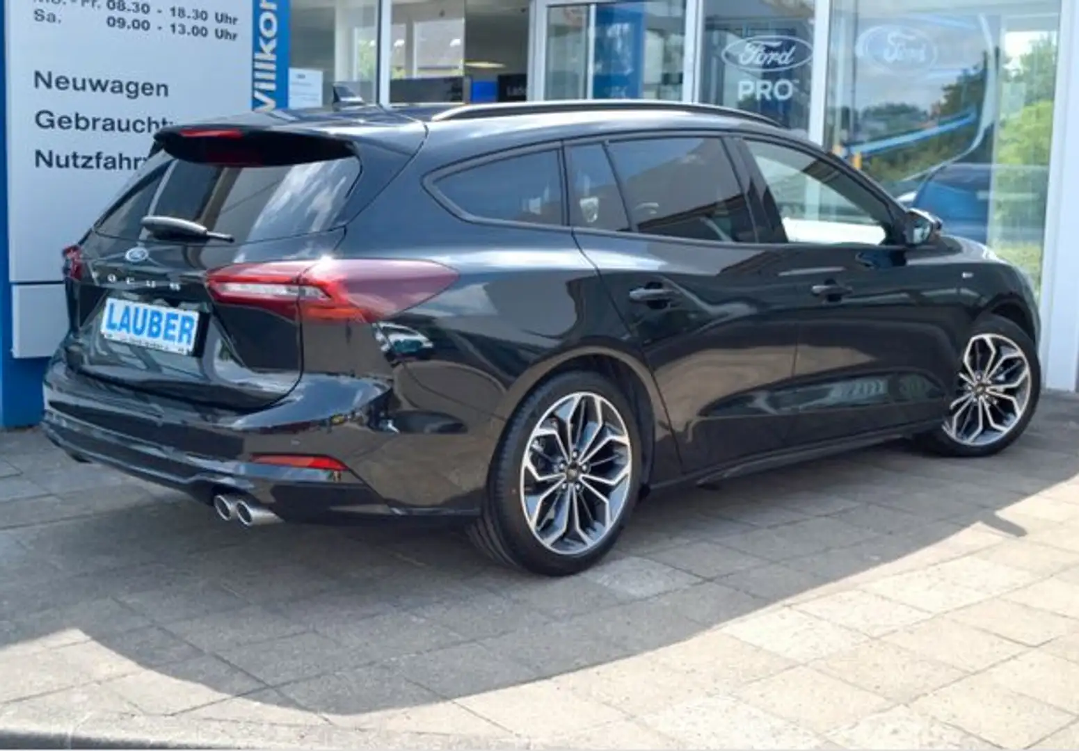 Ford Focus 1,0 EcoBoost Hyb. 114kW ST-Line X Tur AT Schwarz - 2
