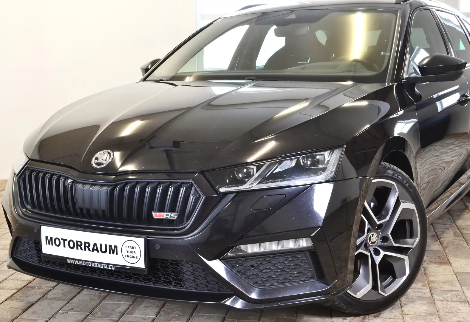 Skoda Octavia **VERKAUFT** Octavia 2,0 TDI 4x4 RS DSG / Head up Schwarz - 2