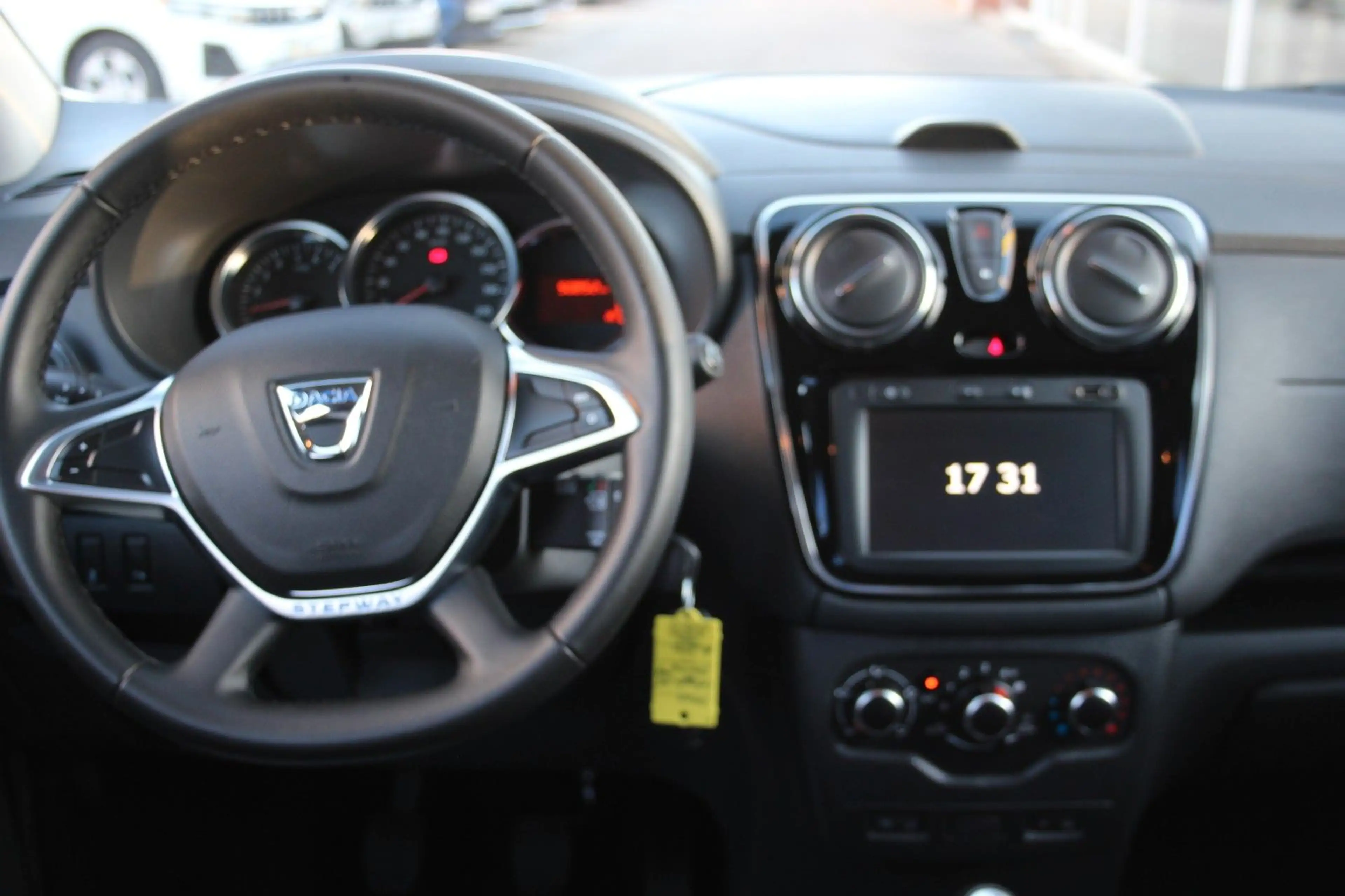 Dacia Lodgy Stepway Plus — photo 5