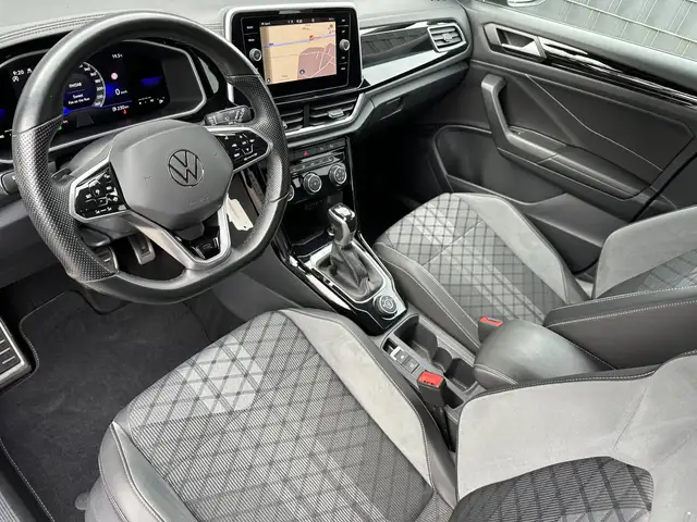 Volkswagen T-Roc view 9