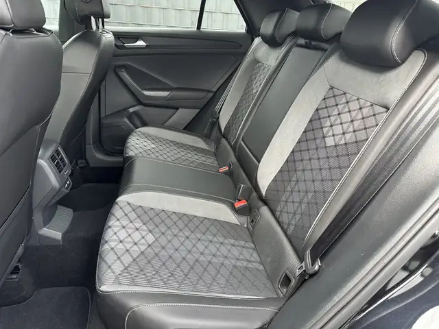 Volkswagen T-Roc view 11