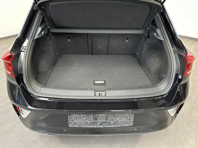 Volkswagen T-Roc view 6