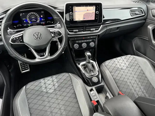 Volkswagen T-Roc view 12