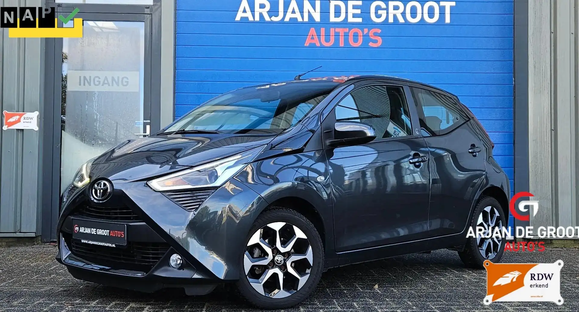 Toyota Aygo 1.0 AUTOMAAT 5Drs Airco Camera Carplay® LM velgen Grijs - 1