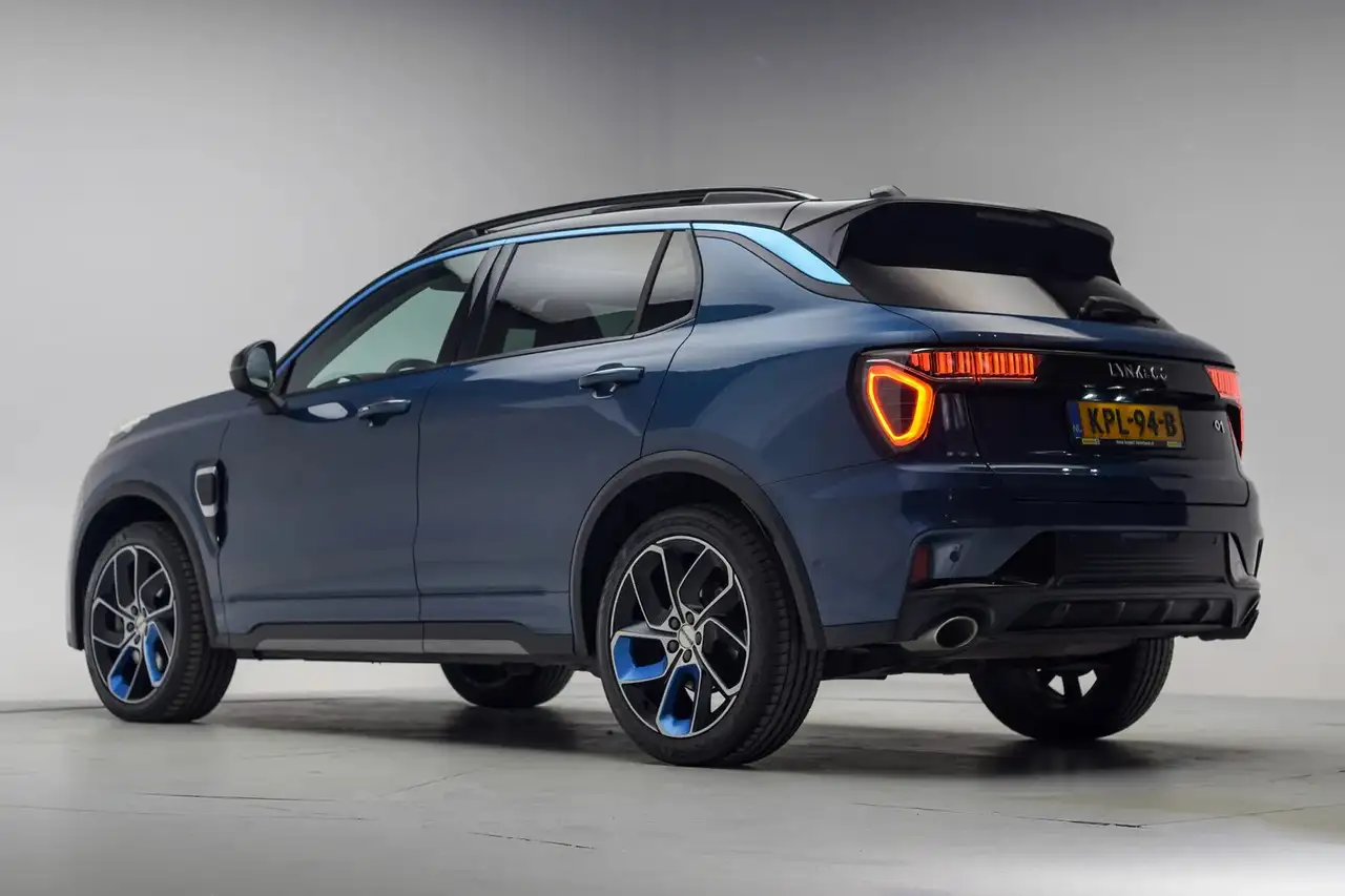 Lynk & Co 01 2022