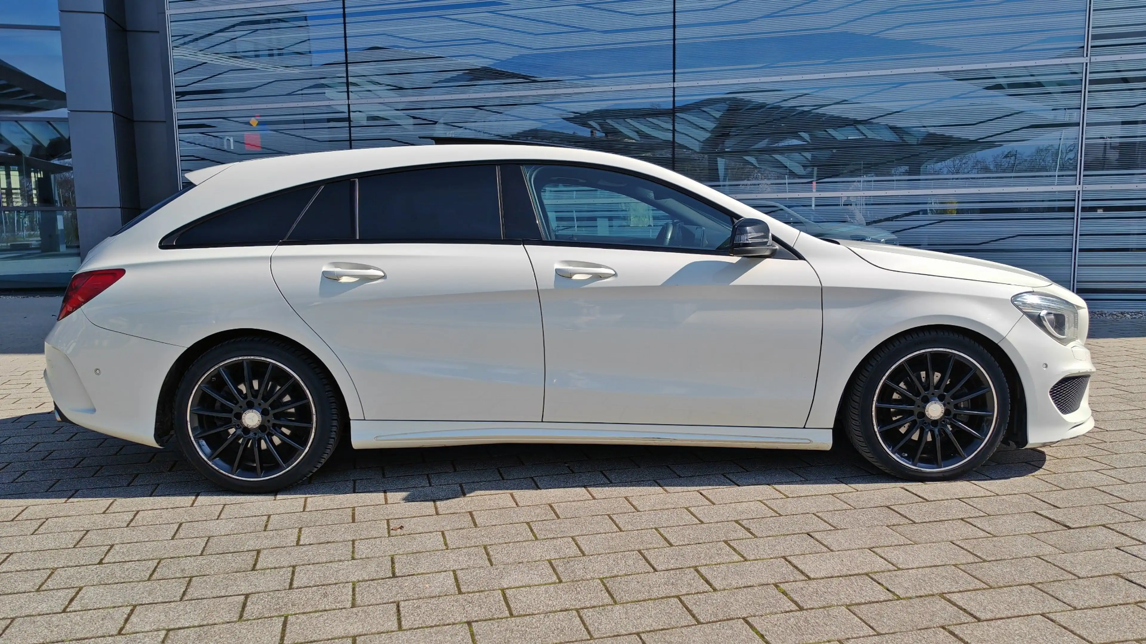 Mercedes-Benz CLA 200 CLA Shooting Brake 200 (CDI) d 7G-DCT AMG Line,Pan — photo 8
