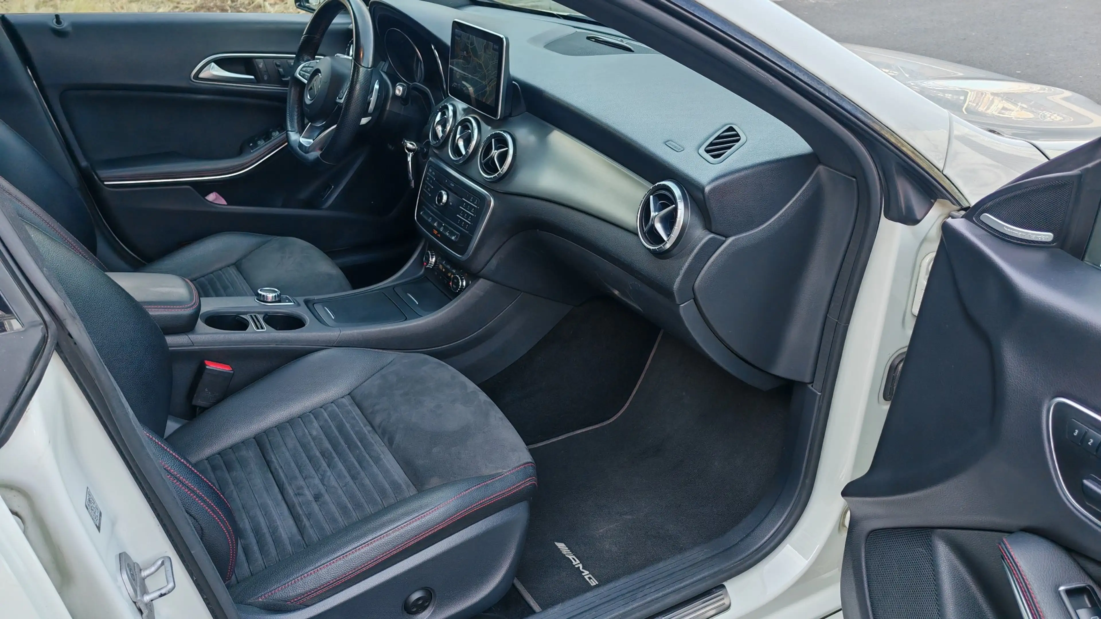Mercedes-Benz CLA 200 CLA Shooting Brake 200 (CDI) d 7G-DCT AMG Line,Pan — photo 15