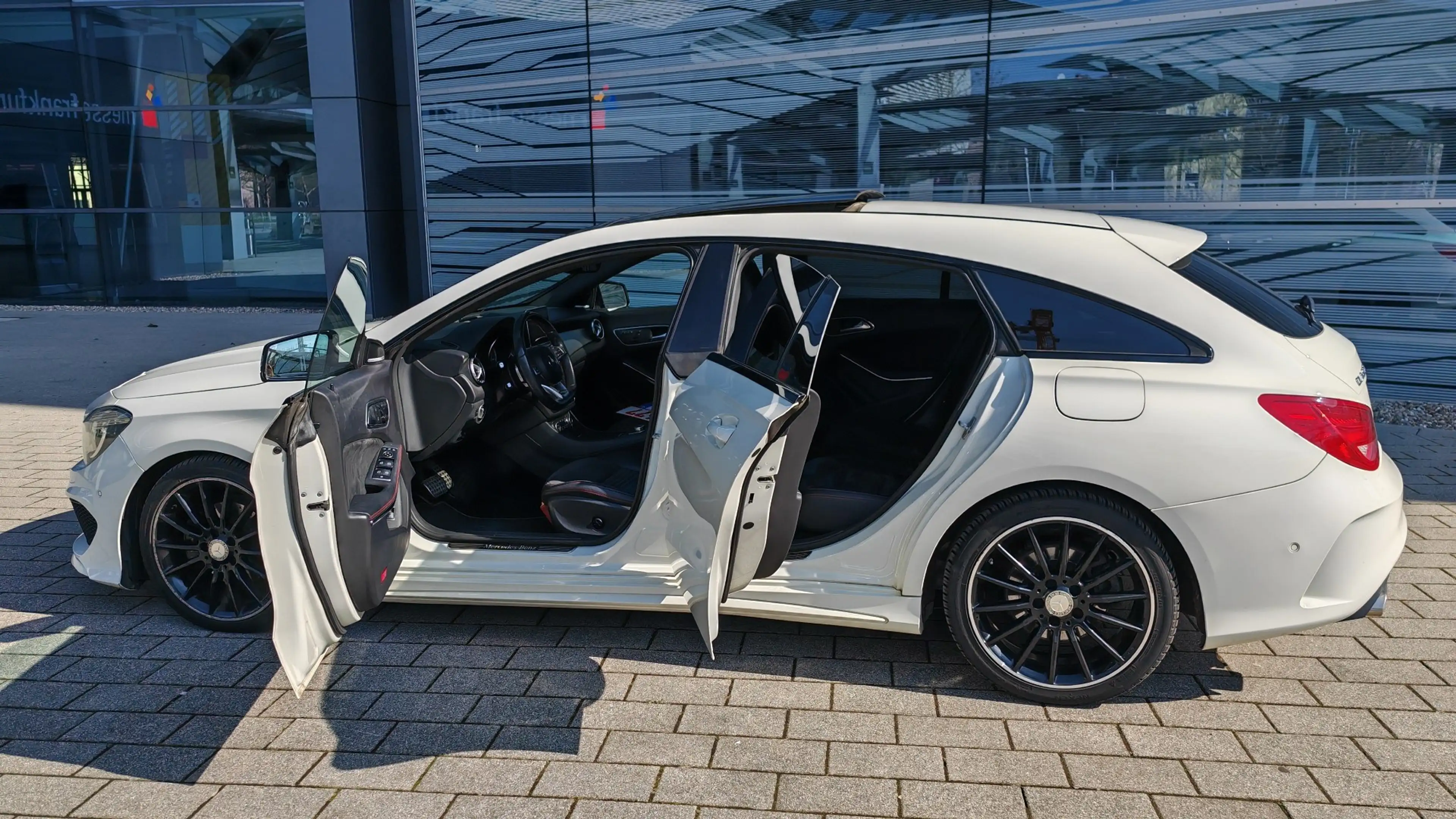 Mercedes-Benz CLA 200 CLA Shooting Brake 200 (CDI) d 7G-DCT AMG Line,Pan