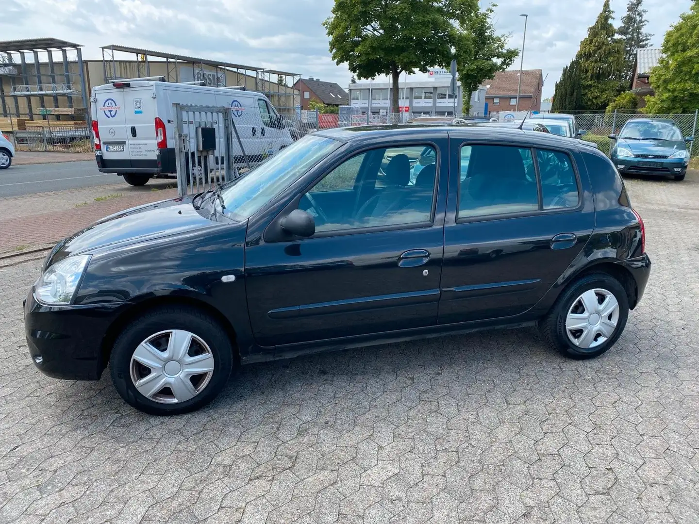 Renault Clio II Campus Dynamique Noir - 2