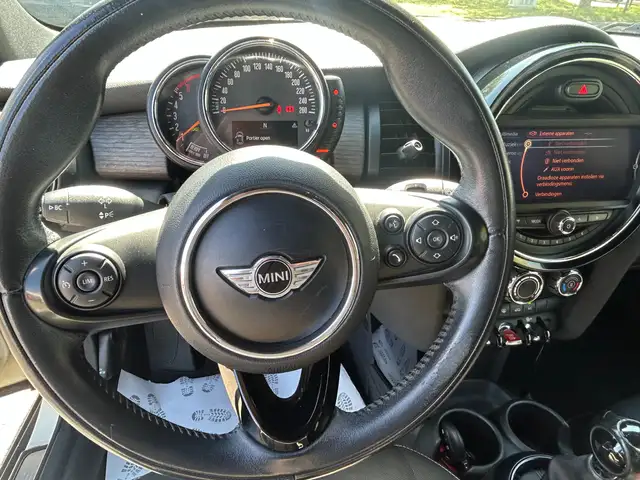 Mini One view 11