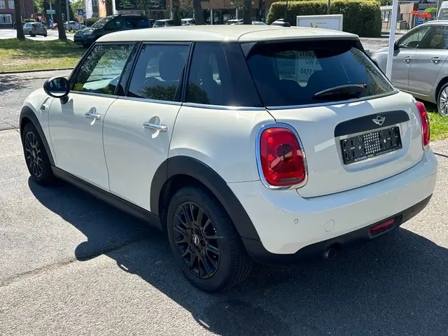 Mini One view 4