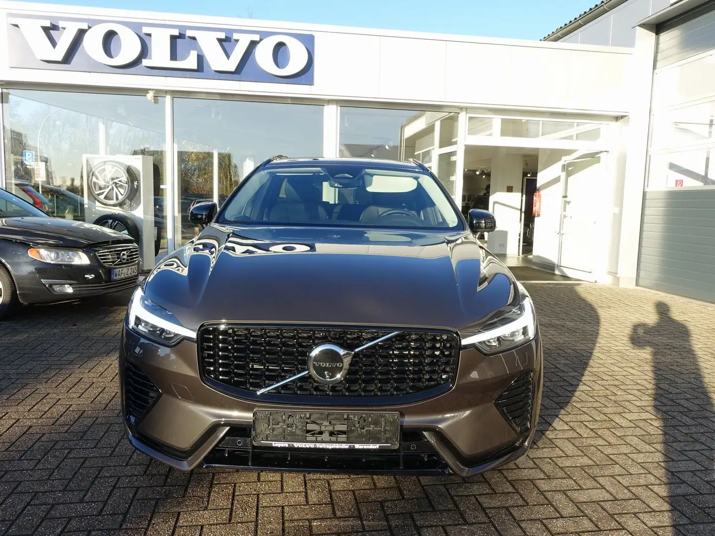 Volvo XC60 Plus T8 AWD Plug-in Hybrid/FourC/360°/Pano - 2