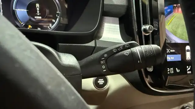 Volvo XC40 view 23