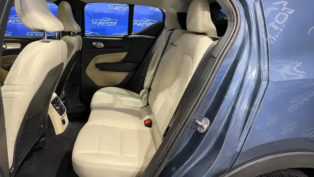 Volvo XC40 view 24