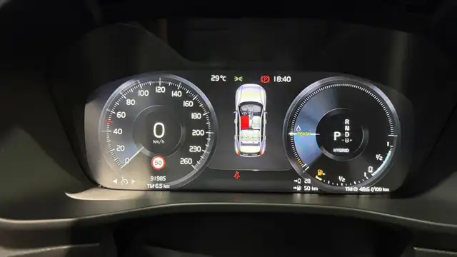 Volvo XC40 view 14