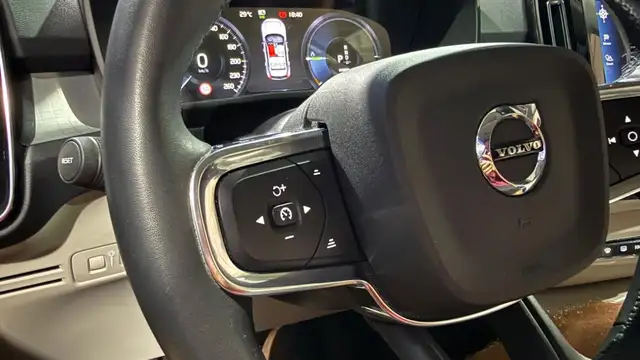 Volvo XC40 view 28