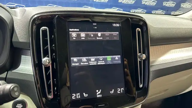 Volvo XC40 view 16