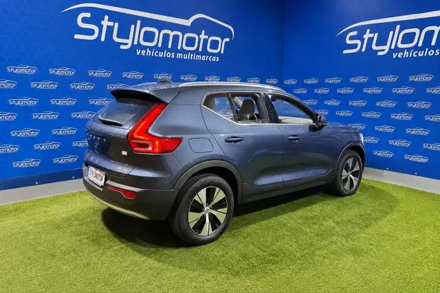 Volvo XC40 view 12