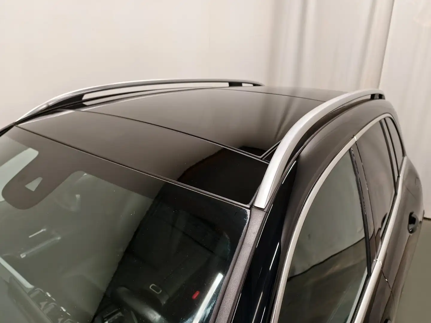 Mercedes-Benz GLB 200 d 4MATIC Aut. ALLRAD, Panorama-SD Schwarz - 2