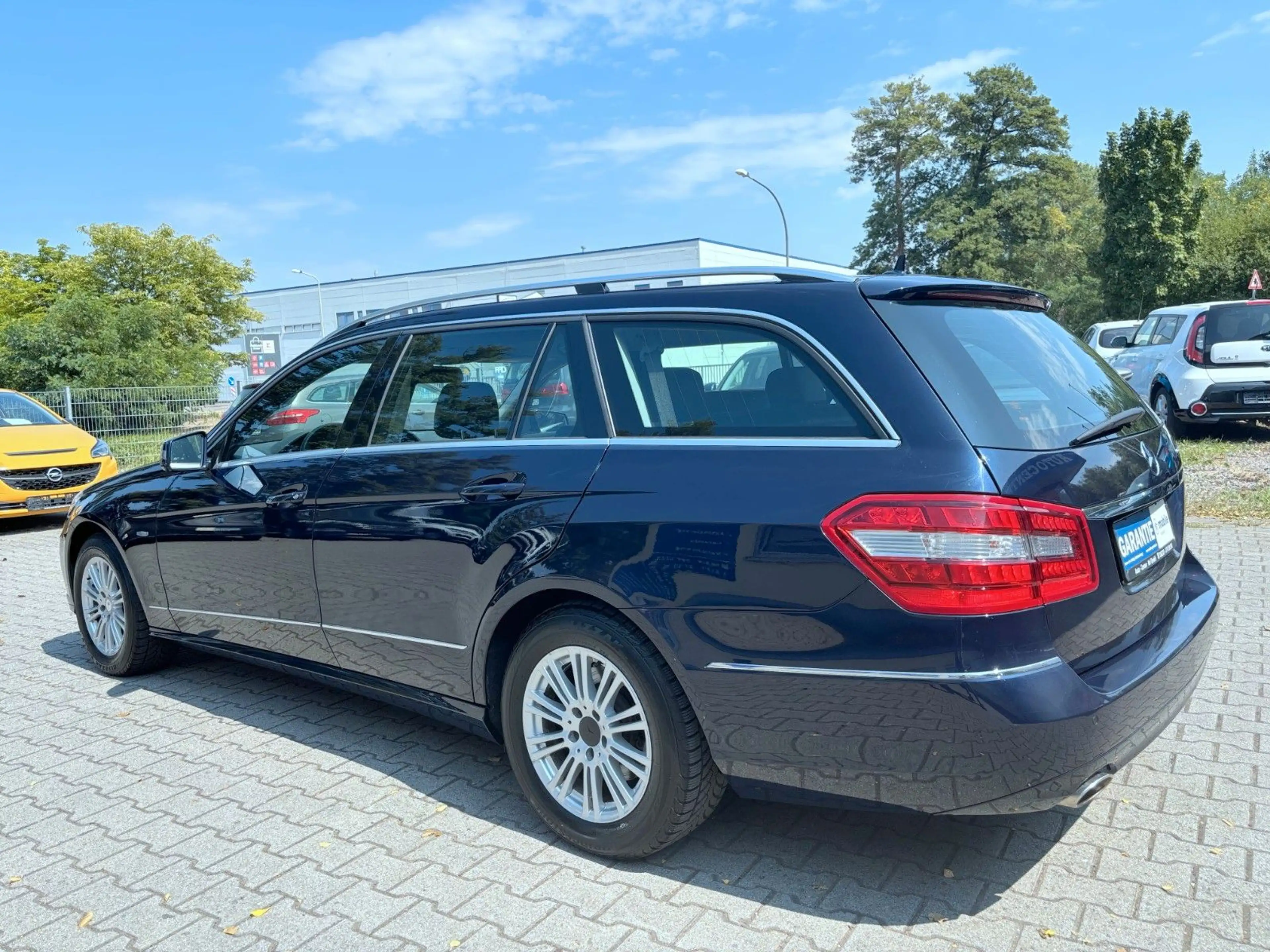 Mercedes-Benz E 350 CGI T ELEGANCE*AUTOMATIK*1-HAND*7-SITZER* — photo 13