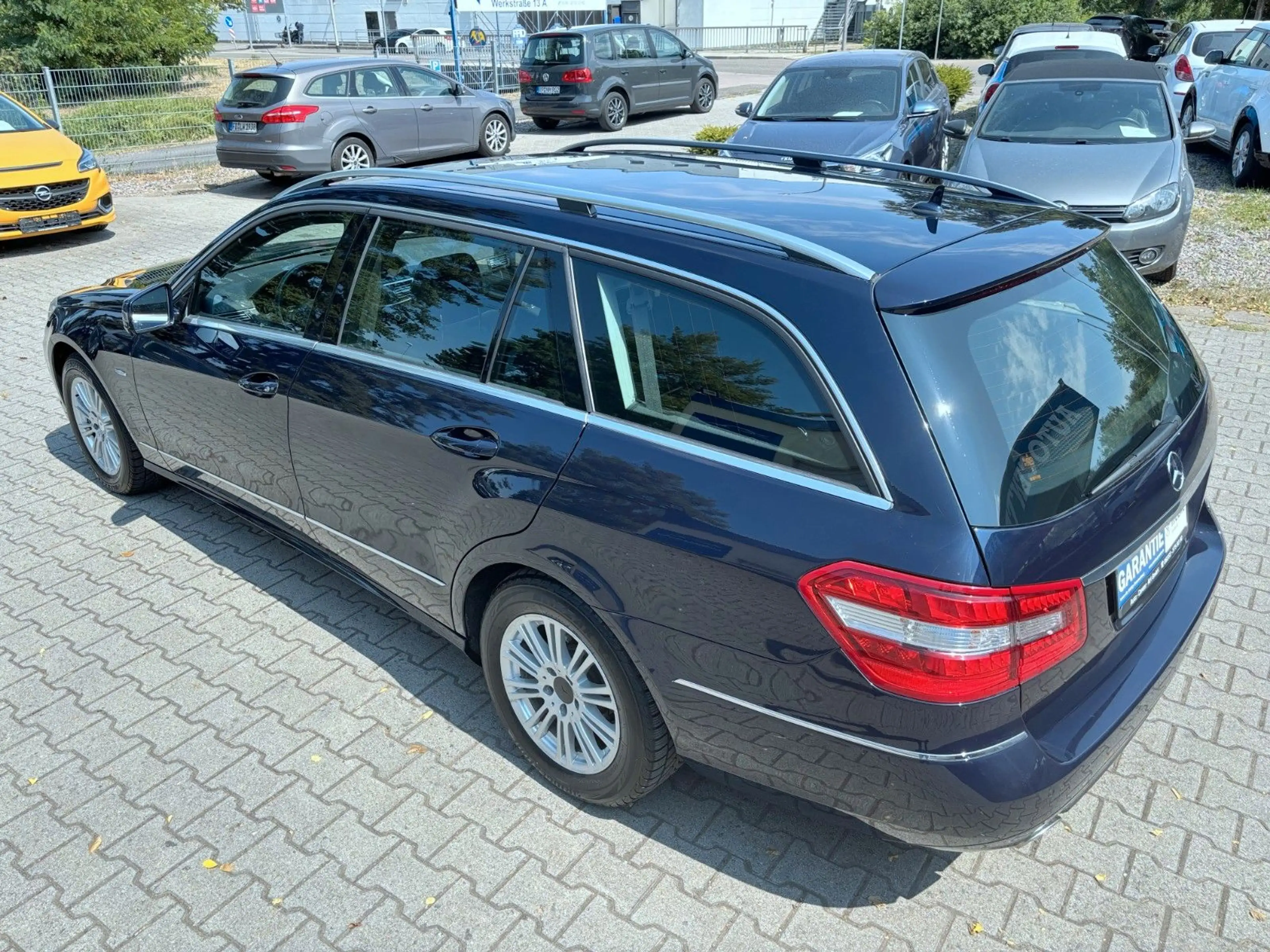 Mercedes-Benz E 350 CGI T ELEGANCE*AUTOMATIK*1-HAND*7-SITZER* — photo 14