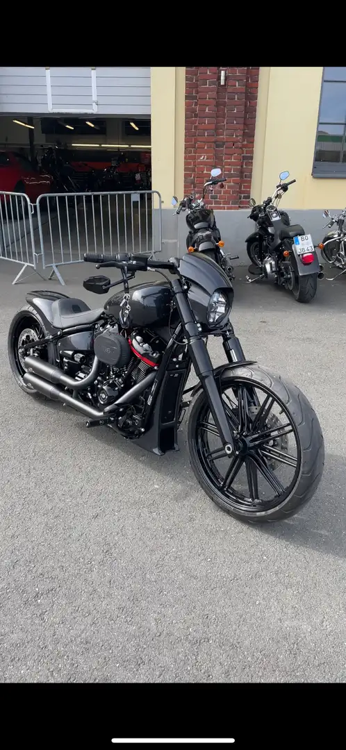 Harley-Davidson Breakout Grau - 2