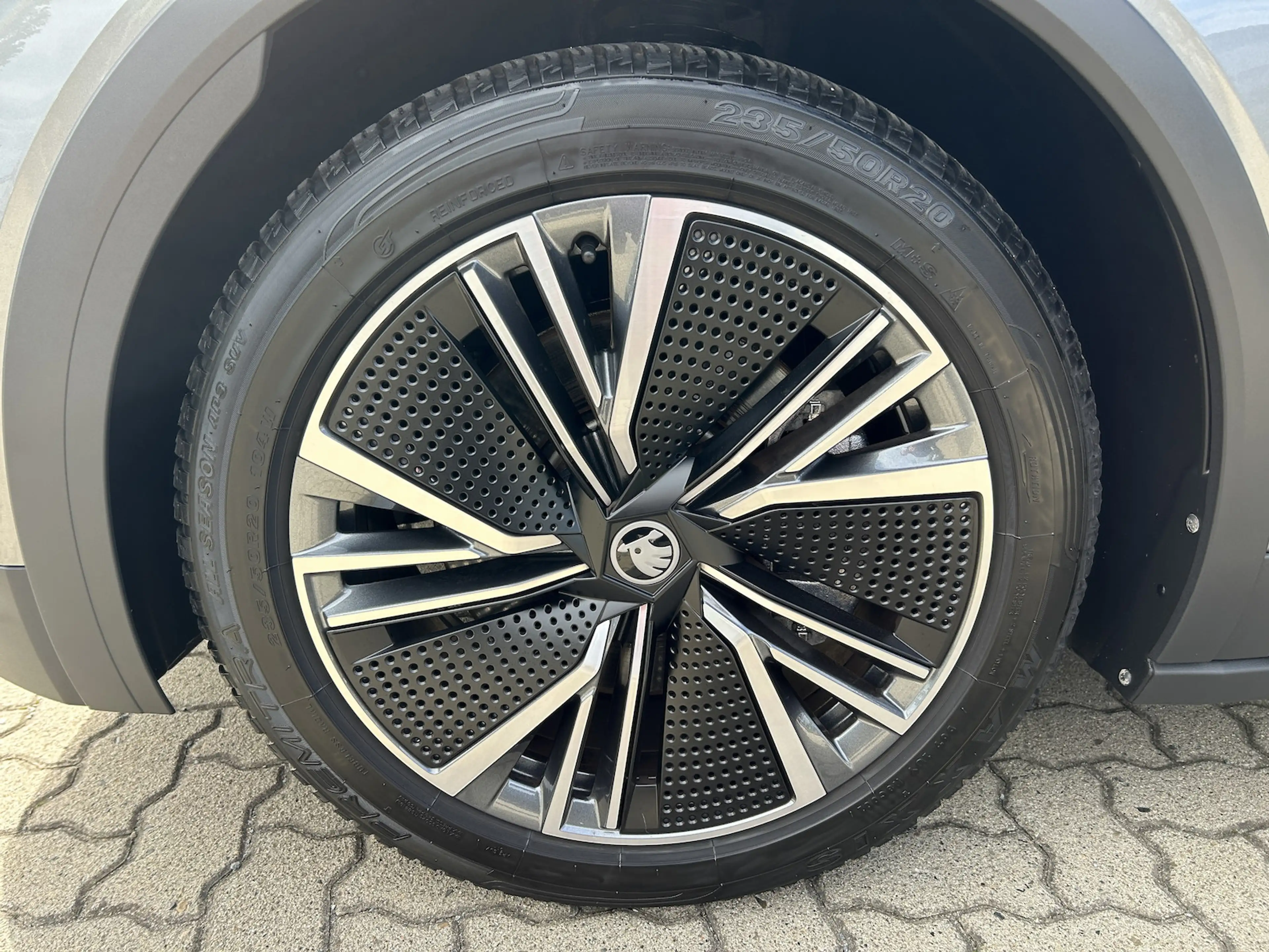 Skoda Elroq 85 Loft 210KW*AHK*NAVI*LED*SH*WÄRMEPUMPE* — photo 14