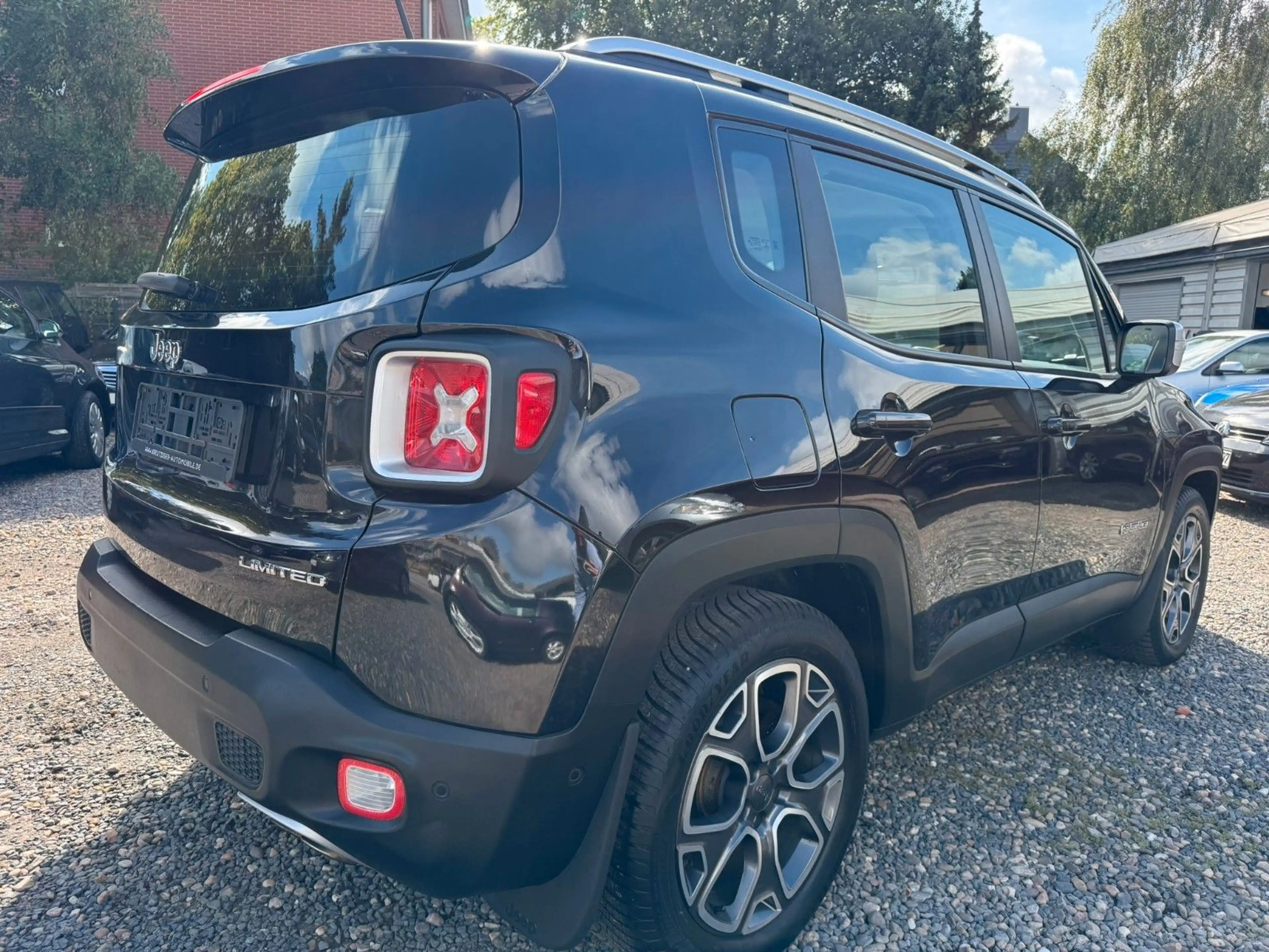 Jeep Renegade Limited FWD — photo 4