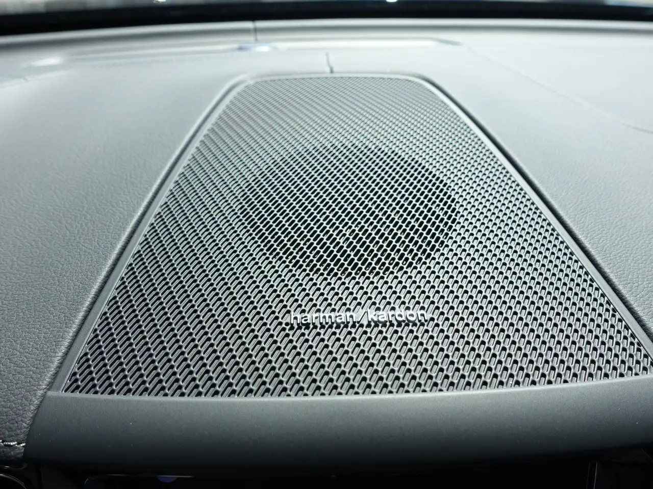 Volvo XC60 2025 — фото 18