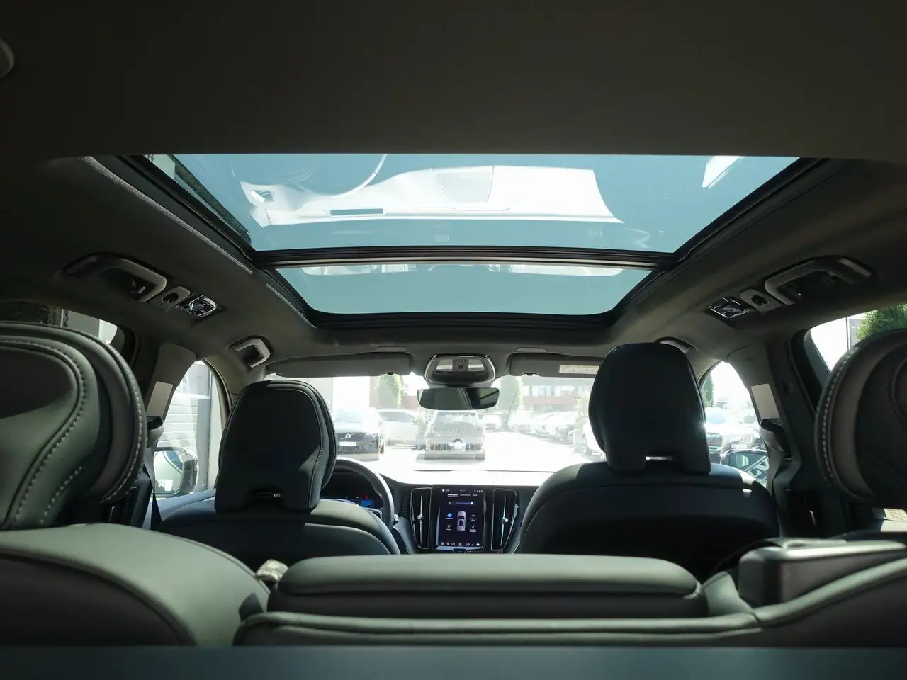 Volvo XC60 2025 — фото 22
