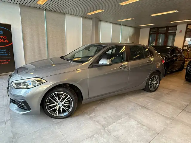 BMW 1 Series view 3