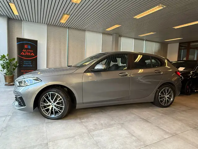 BMW 1 Series view 8