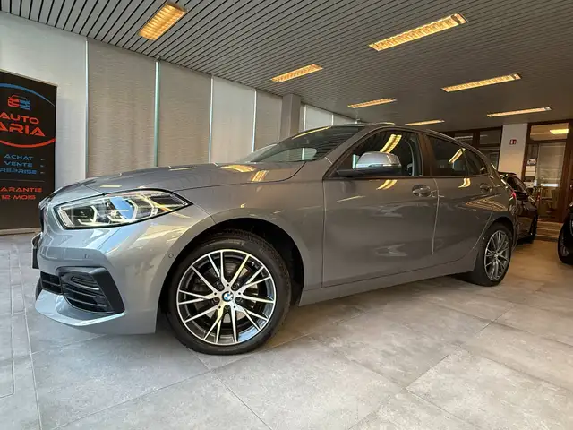 BMW 1 Series view 2