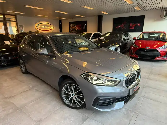 BMW 1 Series view 6