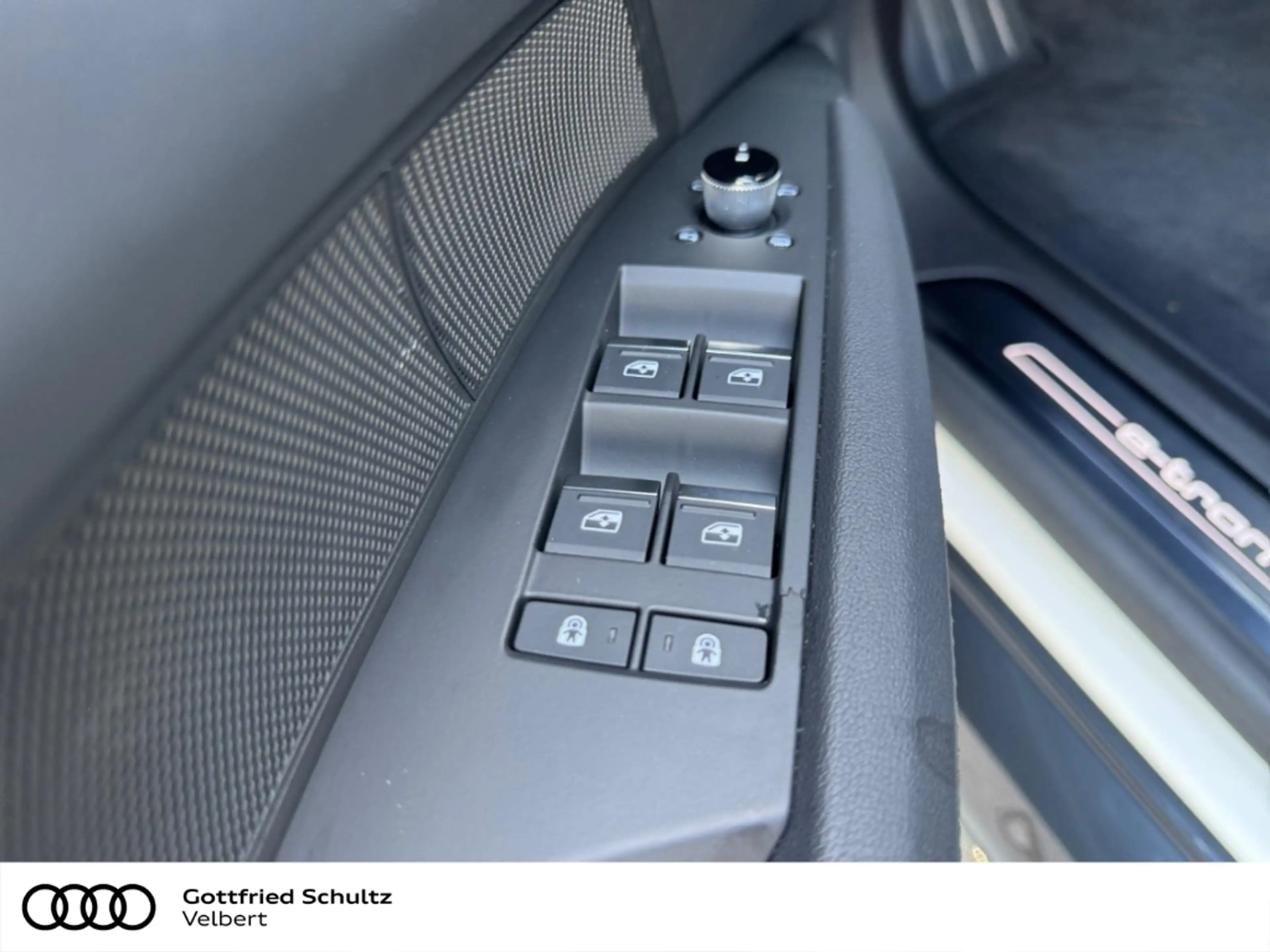 Audi e-tron GT quattro - Panoramadach  Kamera uvm. — photo 12