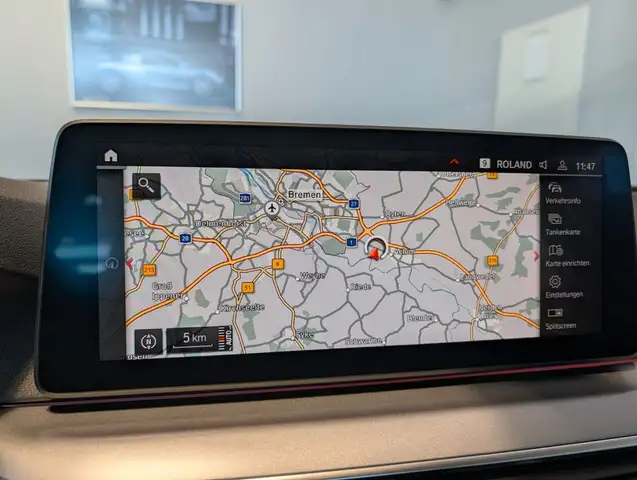 BMW 5 Series view 14