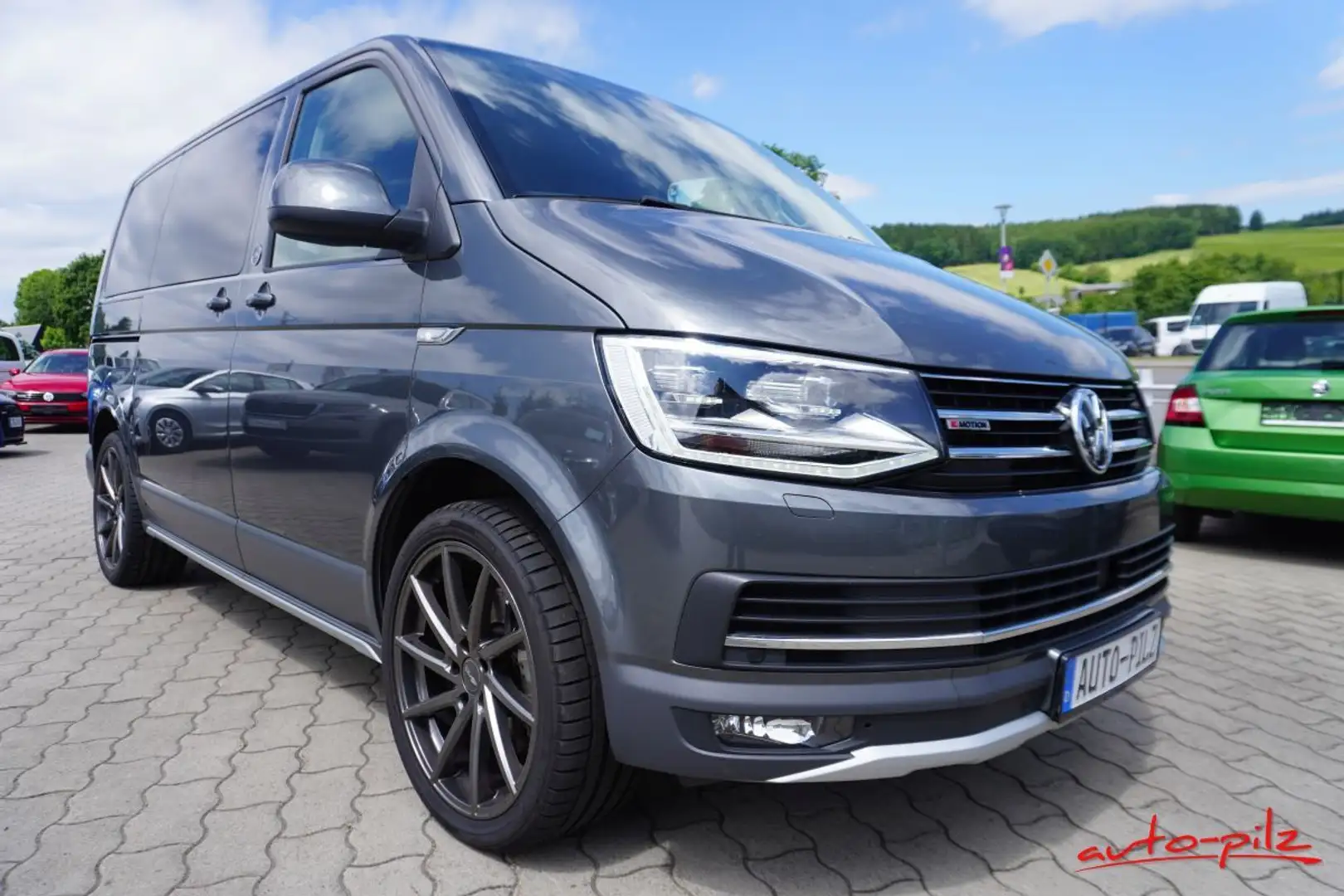 Volkswagen T6 Transporter Bus Multivan PanAmericana 4Motion Grau - 1
