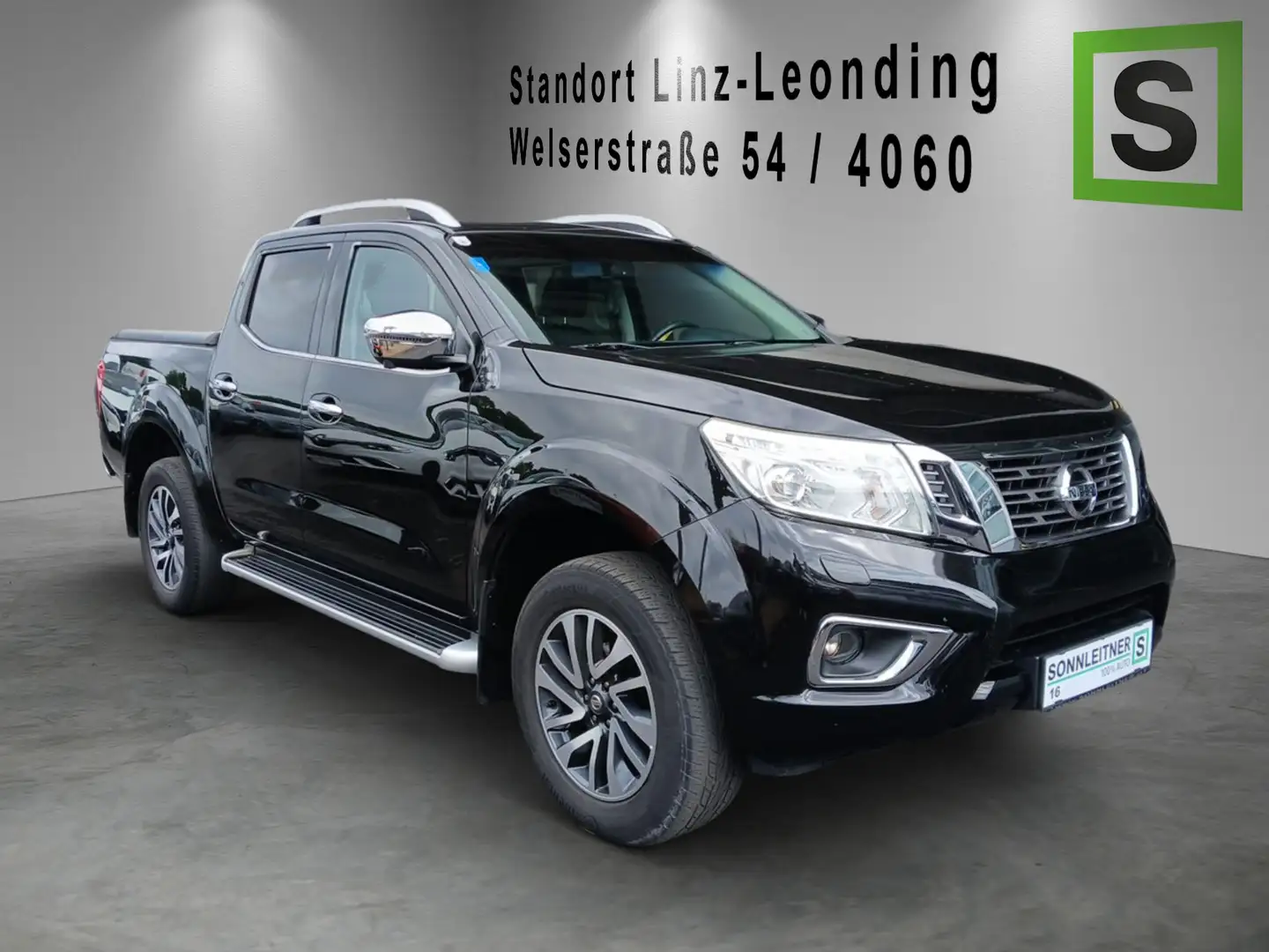 Nissan Navara NAVARA DC Tekna 190 Schwarz - 2